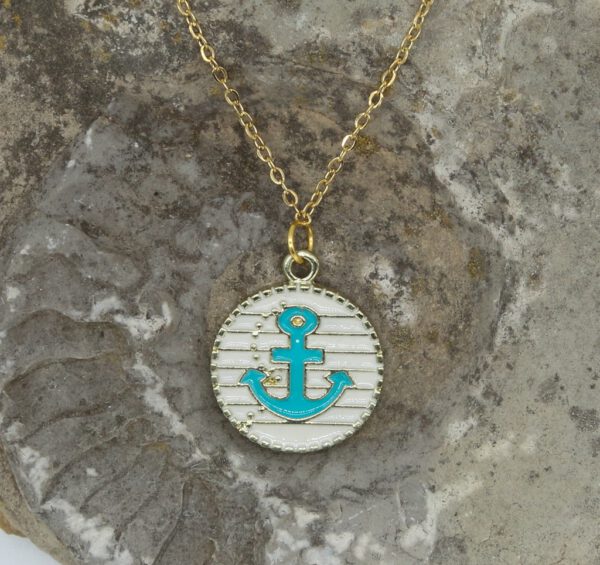 Edelstahl Kette, vergoldet. Anker auf Emaille, gestreift